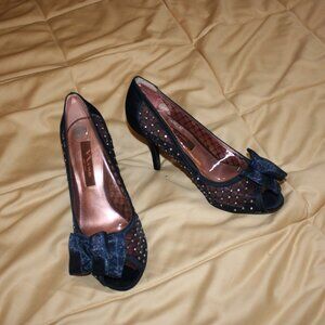 Women's size 7 1/2 M Navy dress shoes.  Nina Francine Bows sparkles used